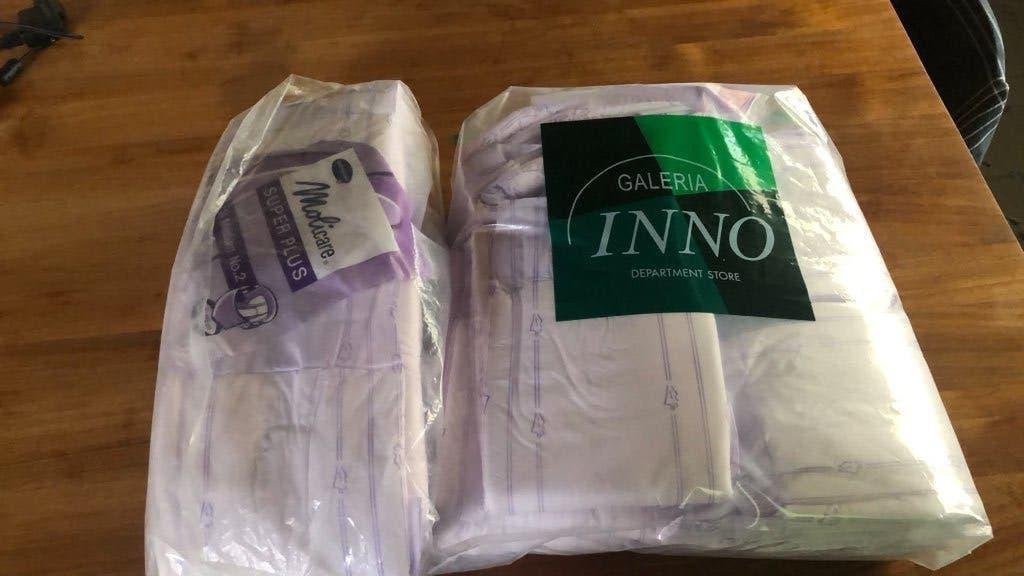 overschot van 28 volwassen pampers maat M., Enlèvement, Neuf
