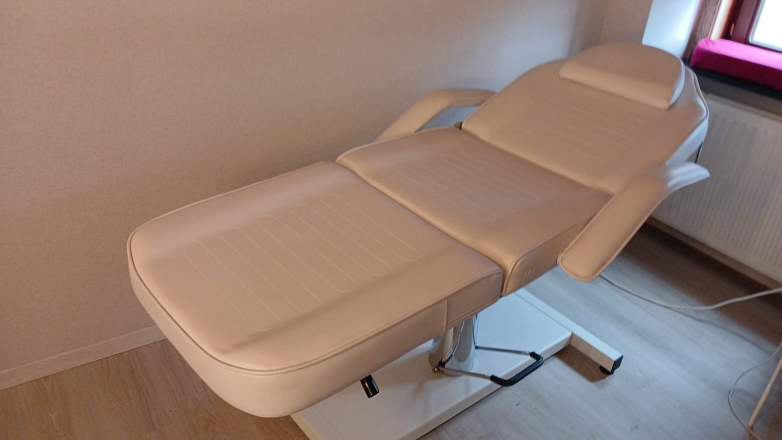 Massage stoel / pedicure stoel, Ophalen, Zo goed als nieuw