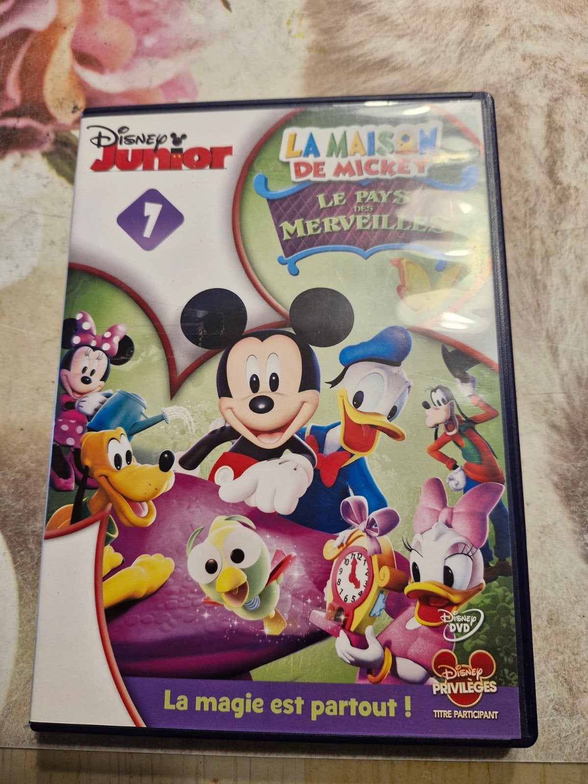 disney le pays des merveilles 7 en bonne etat, Enlèvement ou Envoi, Comme neuf, Français