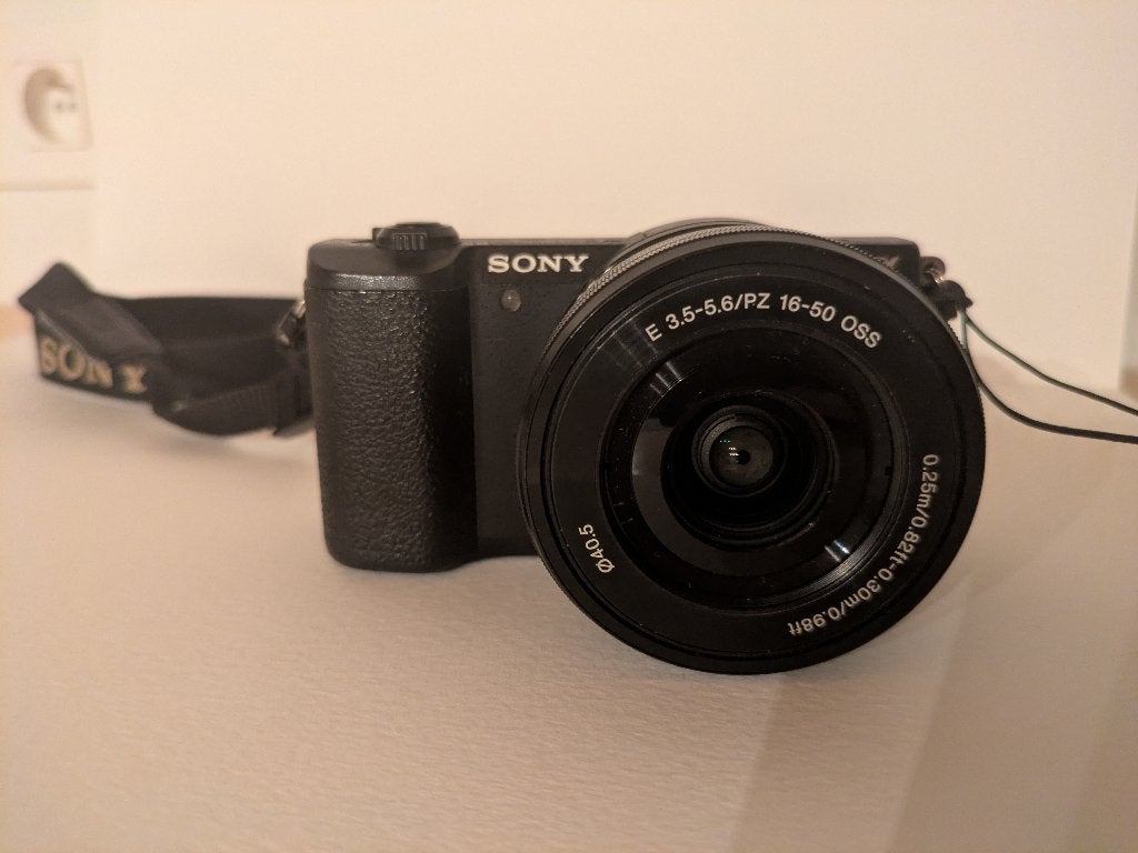 Camera Sony alpha a5100, TV, Hi-fi & Vidéo, Appareils photo numériques, Enlèvement, Utilisé, Appareil photo hybride, Chargeur