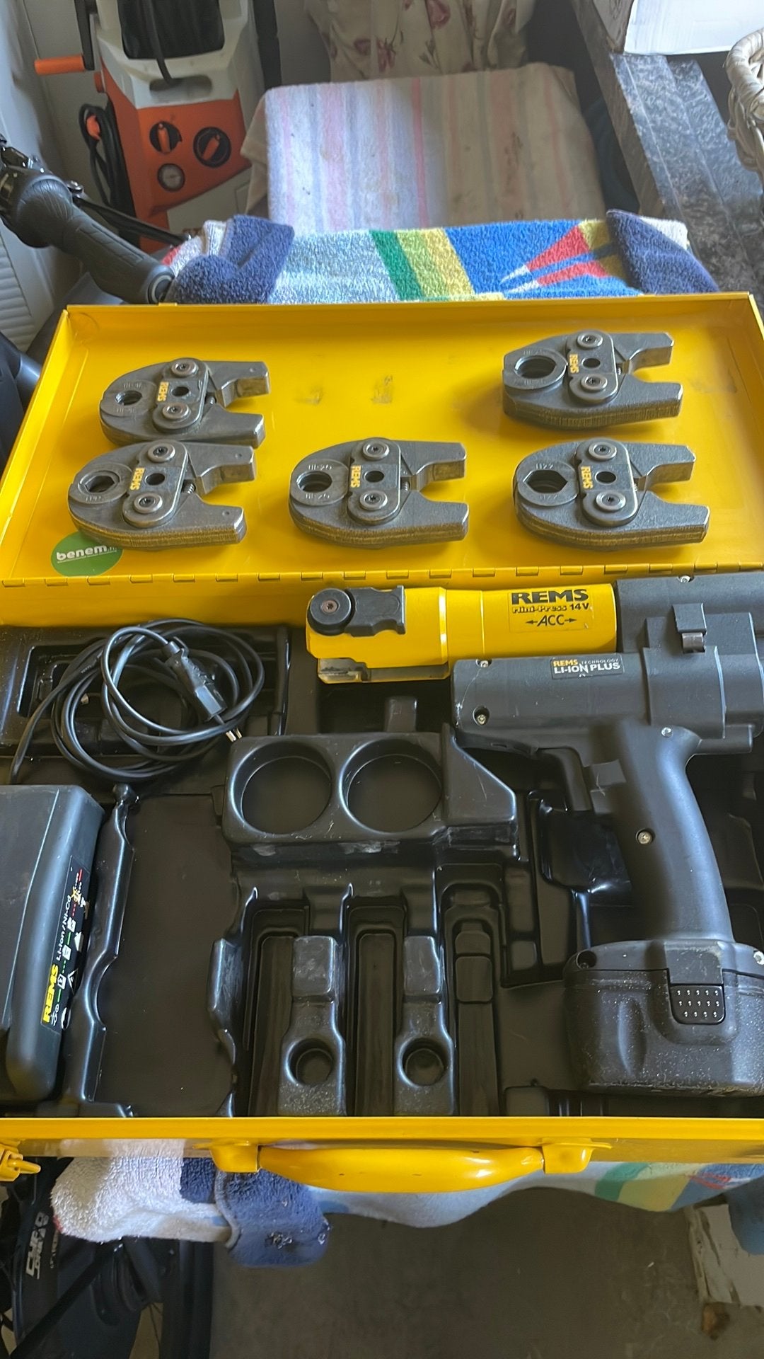 Rems mini press 14v met 5 perstangen, Bricolage & Construction, Enlèvement ou Envoi, Comme neuf