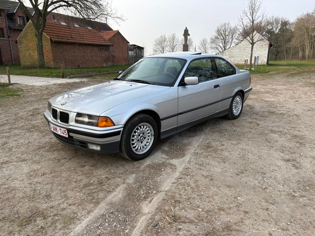 BMW 320i e36 coupe, Auto's, Grijs, Particulier, 2 deurs, Zilver of Grijs