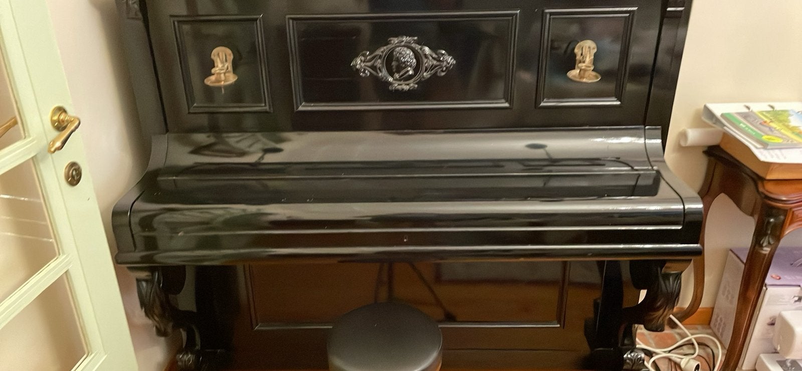 Piano droit noir, Musique & Instruments, Pianos, Brillant, Enlèvement, Utilisé, Piano
