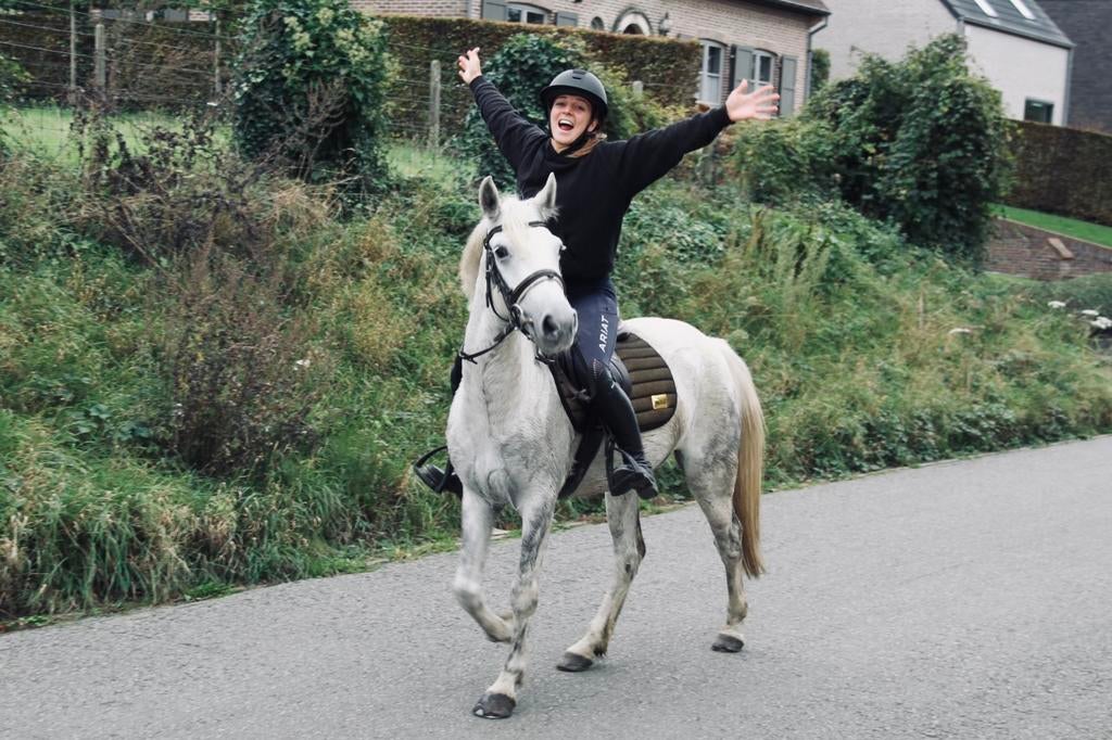 Leuke 6-jarige D-pony merrie, Animaux & Accessoires, Poneys, Jument, Débourré, Poney D (1.37 m à 1.48m), Poney de récréation, 3 à 6 ans