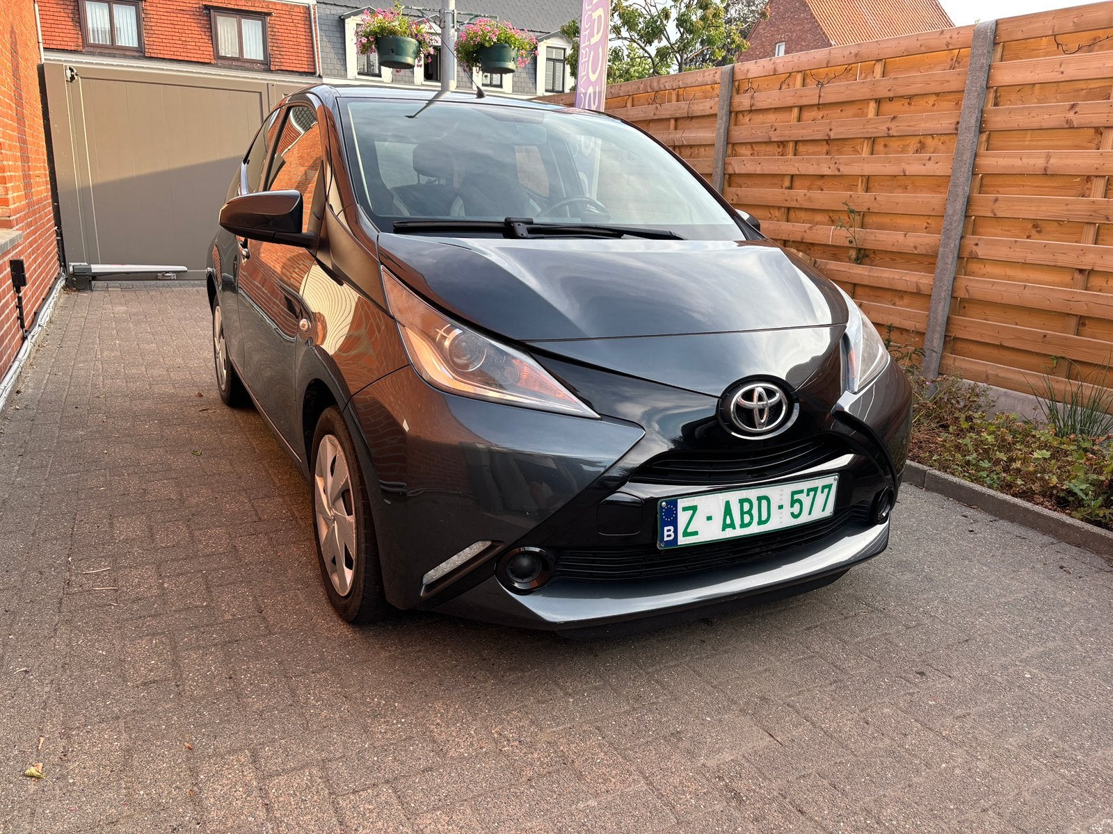 Toyota Aygo 2018 1.0 benzine airco 5 deurs 1 jaar garantie, Autos, Argent ou Gris, Achat, 998 cm³, Euro 6