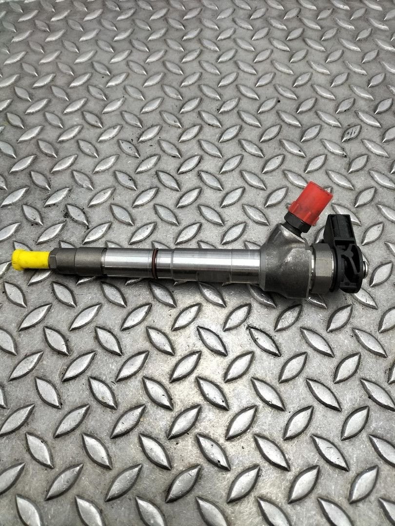 VOLKSWAGEN GOLF BRANDSTOF INJECTOR / VERSTUIVER 05L130277M 2, Ophalen of Verzenden, Gebruikt, ARN erkend