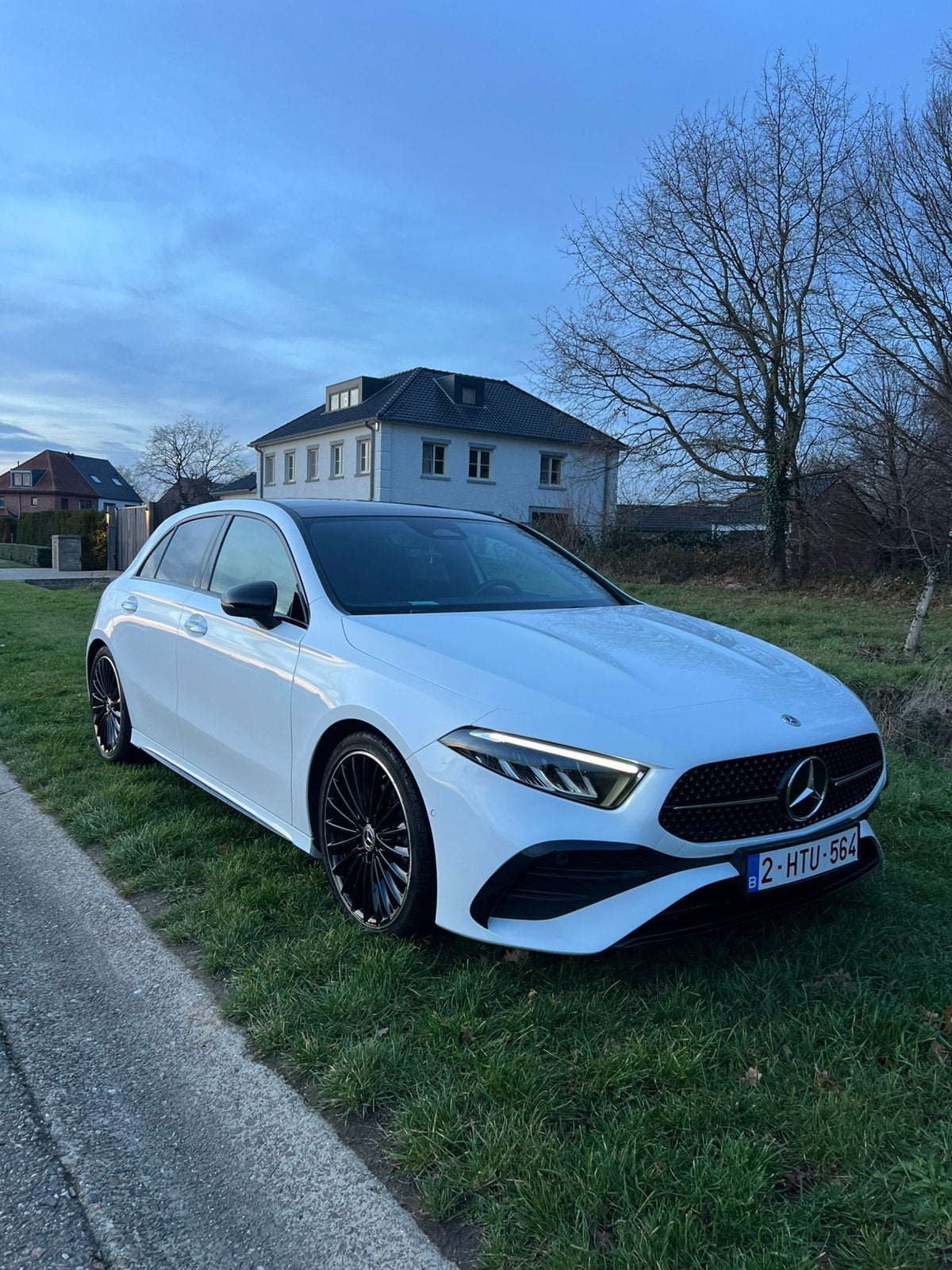 Mercedes-benz a klas 180. 08.2023, Autos, Mercedes-Benz, Achat, Euro 6, Carnet d'entretien, Adapté aux personnes handicapées