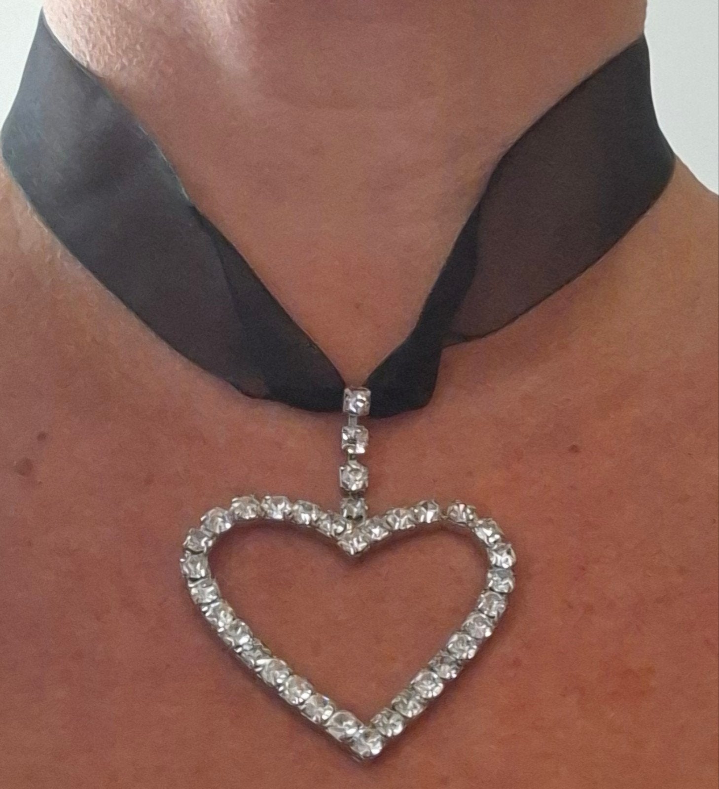 Collier en forme de cœur, Enlèvement ou Envoi