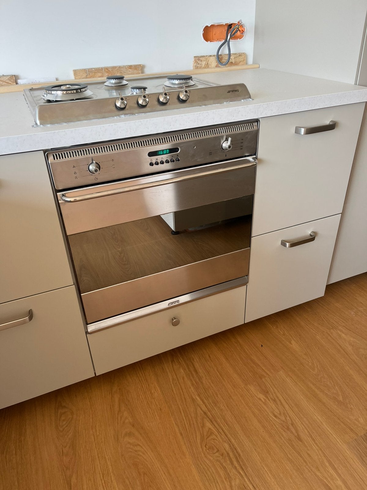 Four Smeg, Smeg, Encastré, Comme neuf, Enlèvement