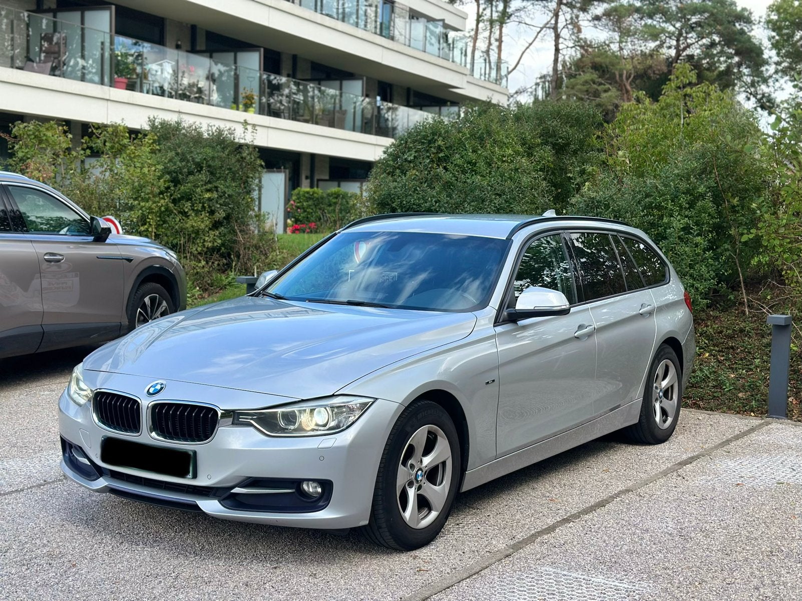 Bmw 318D Sport-Line Facelift model Xenon Navigatie, Auto's, 5 deurs, Particulier, Zilver of Grijs, 3 Reeks