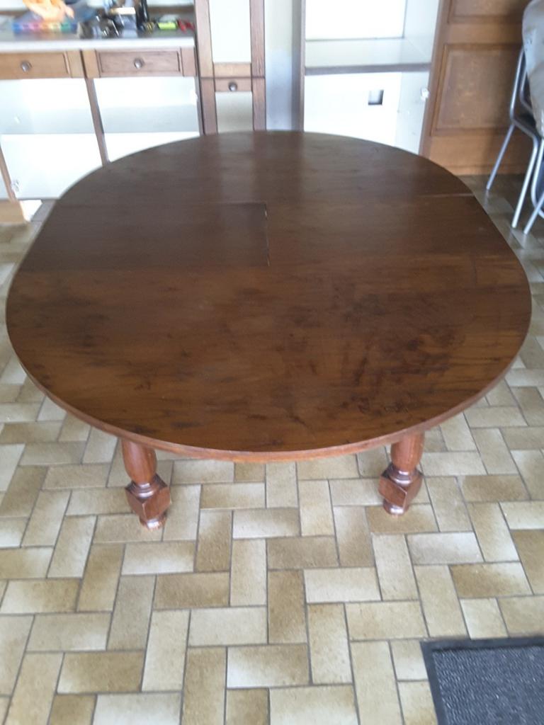 Ronde uittrekbaar eiken tafel met 2 tussenstukken tot ovaal, Antiek en Kunst, Ophalen