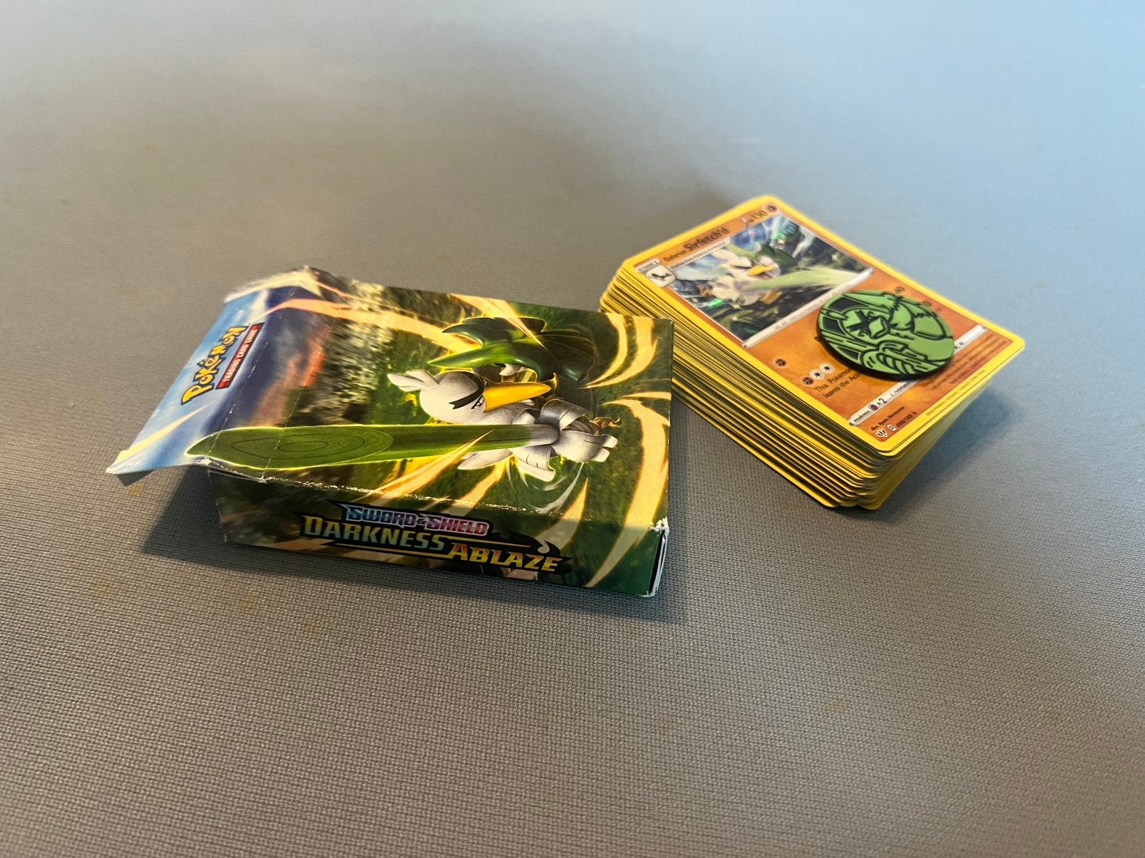 sur les cartes TCG : Sword & Shield Darkness Ablaze, Envoi, Neuf, Booster box, Foil