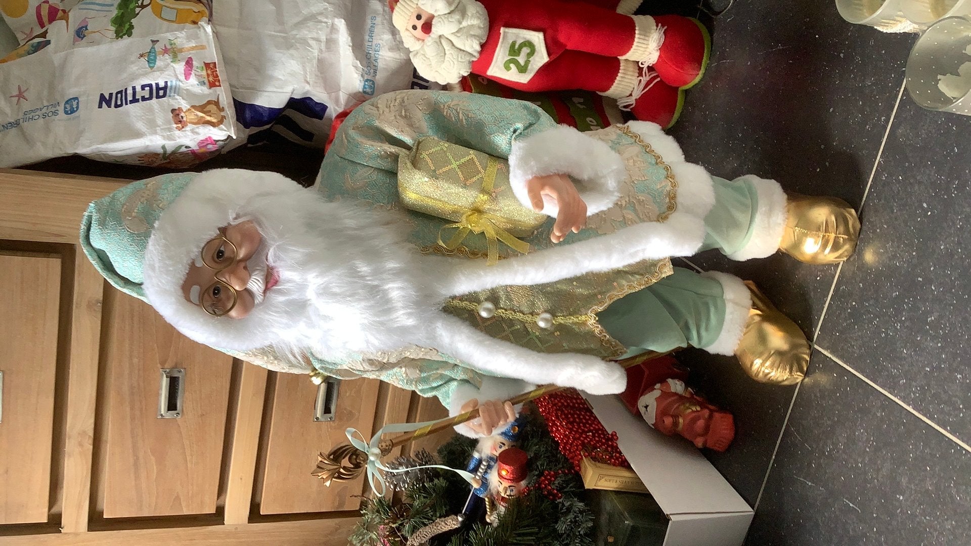 Kerstman, licht groen met goud. 90cm nieuwstaat, Diversen, Ophalen, Nieuw