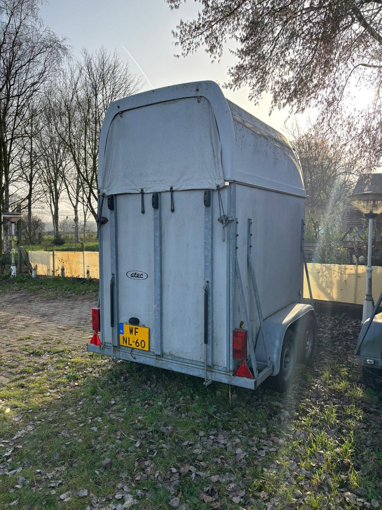Anderhalf paards trailer – ATEC C2, Ophalen, Gebruikt, Hout, 1½-paards trailer