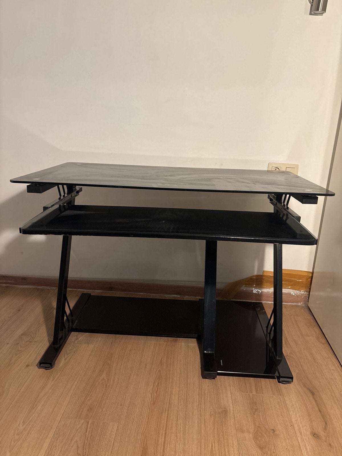 Bureau informatique verre trempé noir / Black glass desk, Enlèvement, Comme neuf, Verre