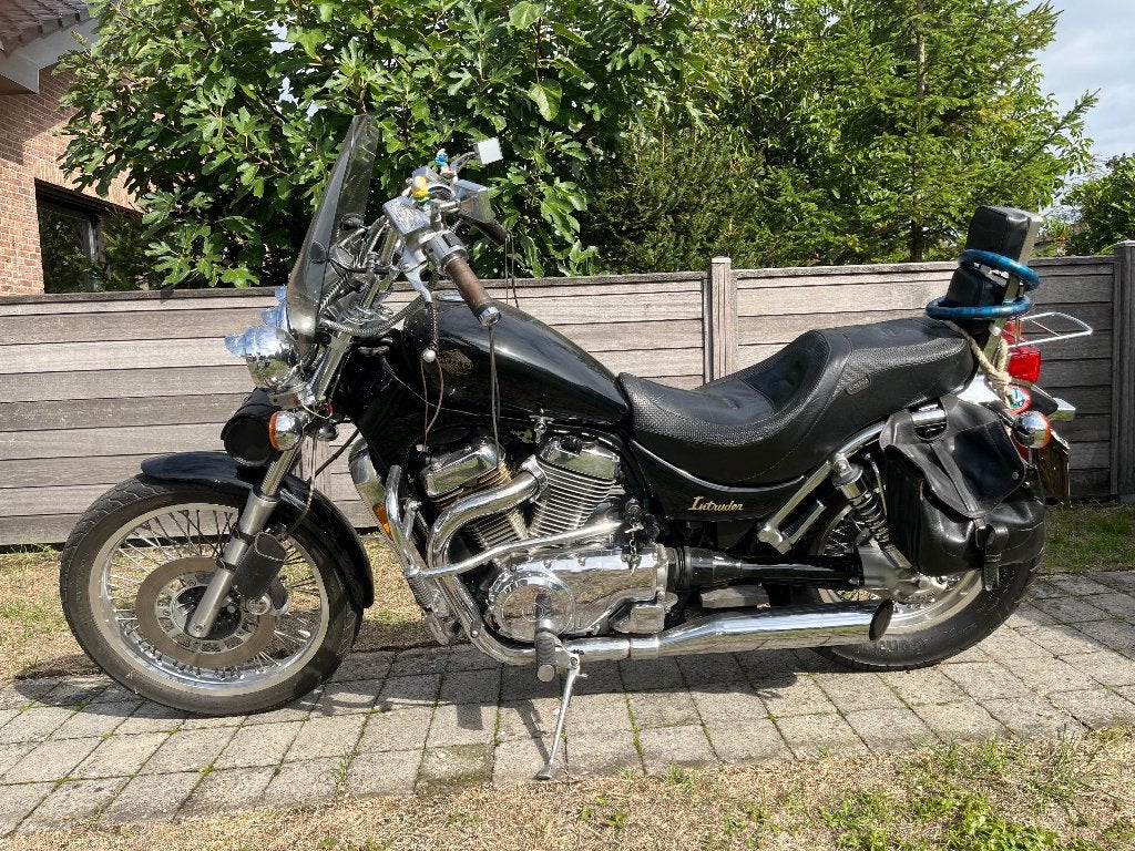 Prachtige Oldtimer Suzuki Intruder VS700 (1986) Zwart, Motoren, 700 cc, Cardan-aandrijving, 2 cilinders, Gebruikt