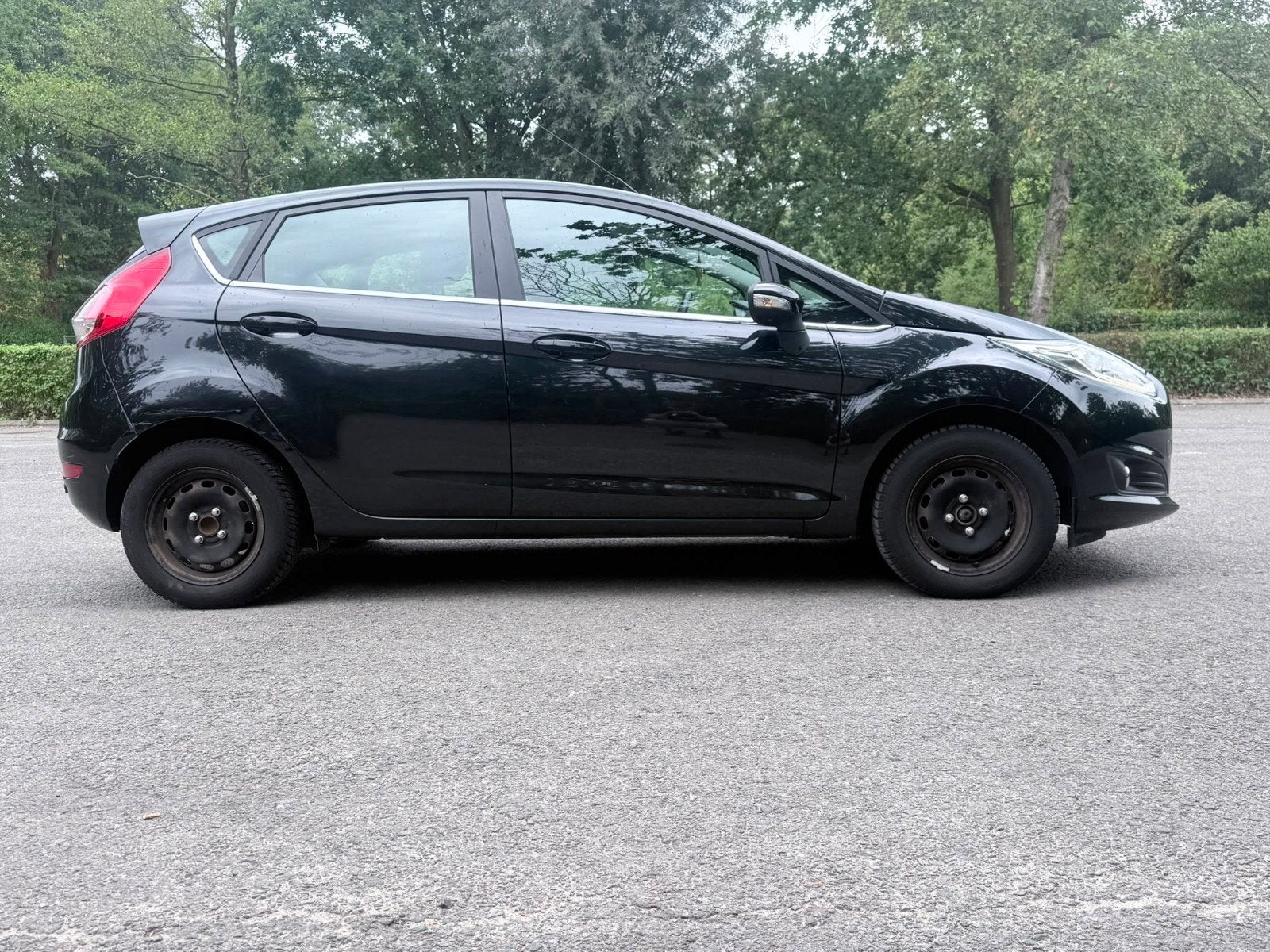 Ford Fiesta 1.0L Titanium, Auto's, Ford, Voorwielaandrijving, Euro 5, Stof, Zwart