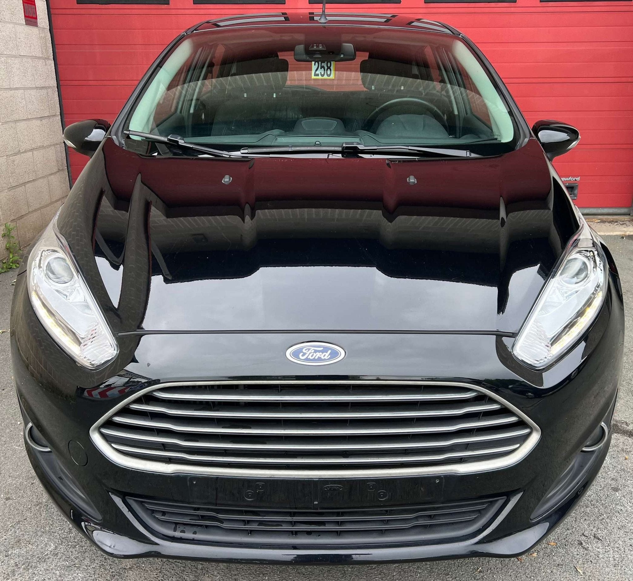 Ford Fiesta 1.0 EcoBoost Black + CLIM + CAR-PASS + CARNET, Auto's, Gebruikt, Euro 6, Bedrijf, 5 deurs