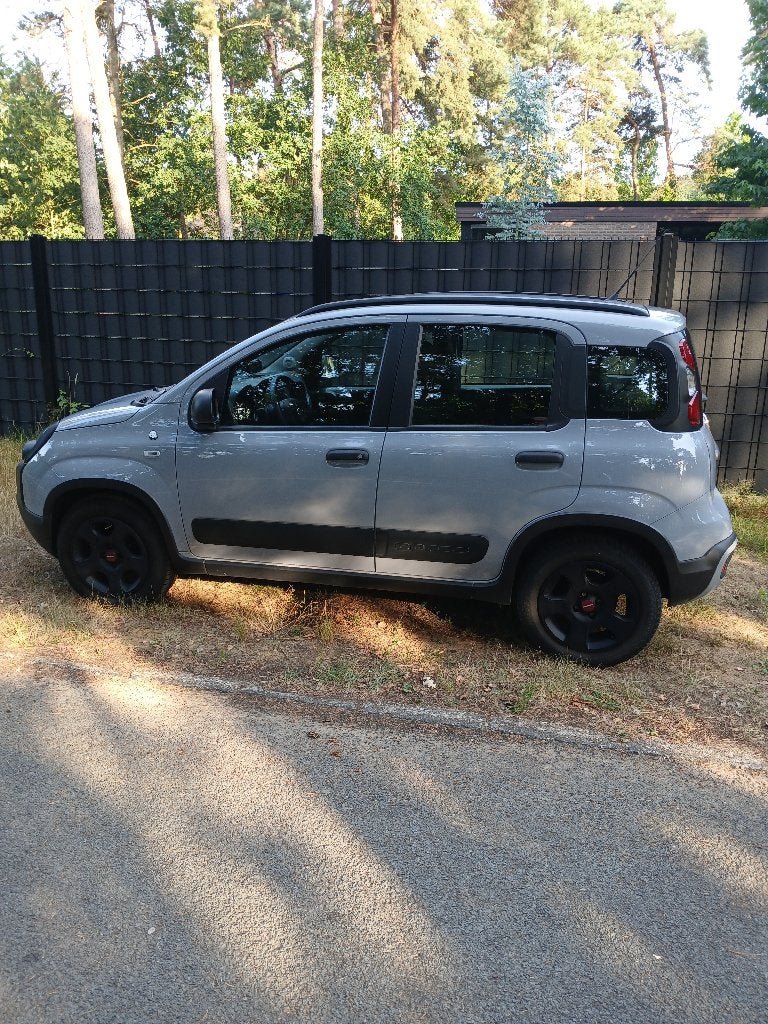 FIAT PANDA CROSS, Autos, Fiat, Chargement par induction pour smartphones, Argent ou Gris, Achat, Panda