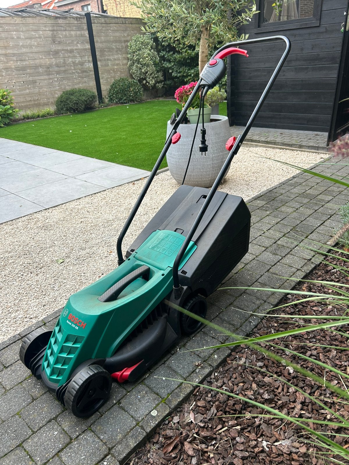 Bosch grasmachine, Ophalen, Zo goed als nieuw