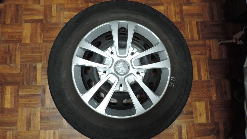 pneus de voiture Peugeot Expert II, Pneus et Jantes, 215 mm, 16 pouces, Pneus été