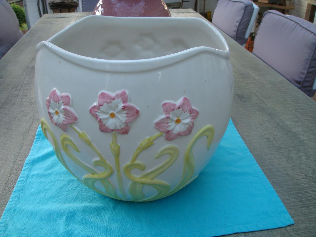 Grote witte vintage bloempot, Tuin en Terras, Bloempotten, Ophalen, Zo goed als nieuw