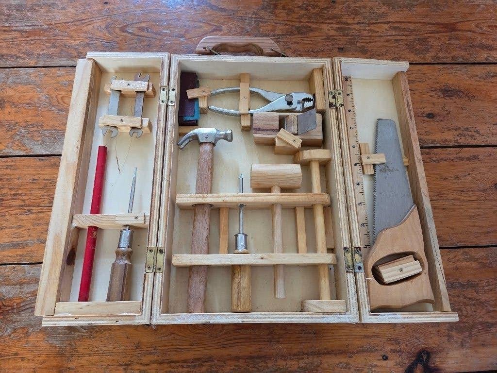 Mallette de bricolage en bois pour enfant, Comme neuf, Bricolage, Enlèvement, Bois