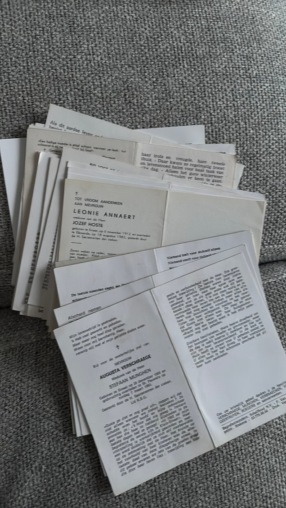 34 cartes de prière nées au Sinaï, Envoi, Image pieuse
