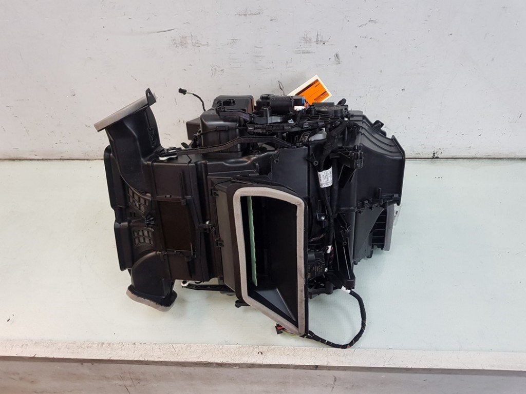BOITIER VENTILATEUR Cupra Born (01-2021/05-2024), Dhr. J. Ham, Administratie@autoham.nl, Utilisé, Seat