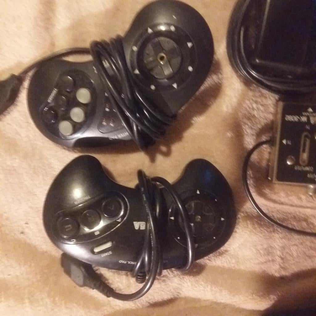 Sega mega drive 1 en 2, Games en Spelcomputers, Games | Sega, Ophalen, Gebruikt, Overige genres, Mega Drive