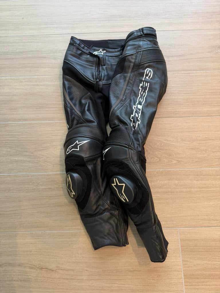 Aplinestars trackpants taille 50, Enlèvement