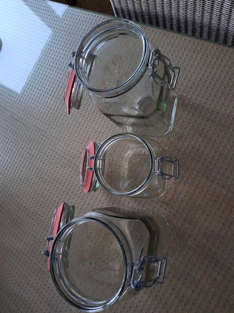 3 stuks glazen bewaarpotten. 1 kleine en 2 grote., Voorraadpot, Ophalen, Zo goed als nieuw, Glas