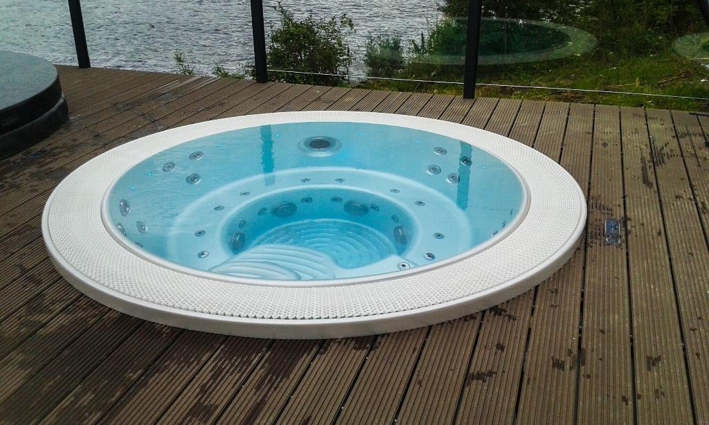 Nieuwe overloop jacuzzi korting -45% verlichte jets, Ophalen, Nieuw