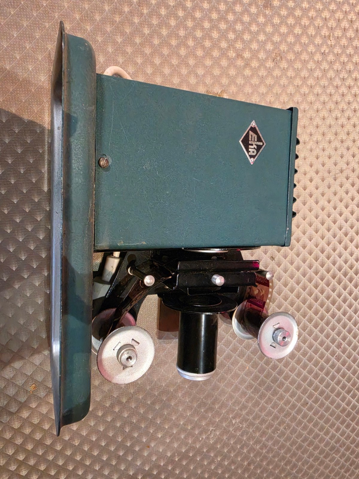 Vintage filmstrip projector, Ophalen