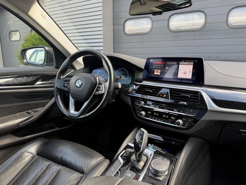 BMW 5 Serie Touring 520i Corporate Lease High Executive, Autos, BMW, Cuir, Entreprise, 2000 kg, Noir