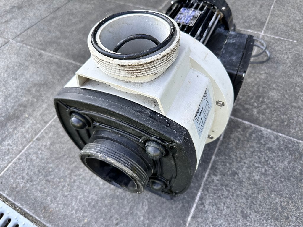 Pompe à jet pour la nage à contre-courant dans les piscines, Enlèvement, Utilisé