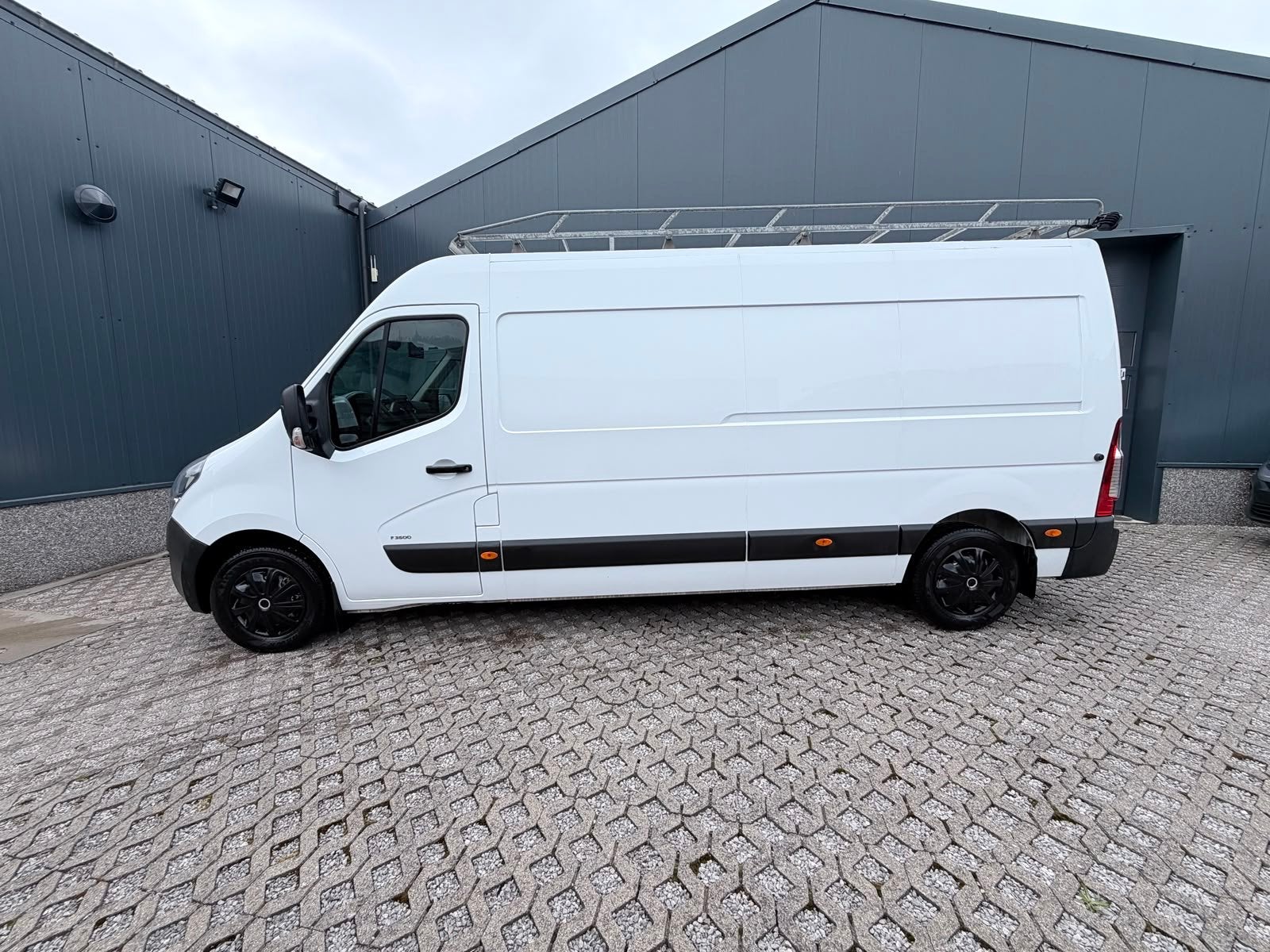 Opel Movano L3H2 - Dakrek/trekhaak/180 PK - 13140€+btw, Auto's, Opel, Voorwielaandrijving, 4 deurs, Stof, Bedrijf