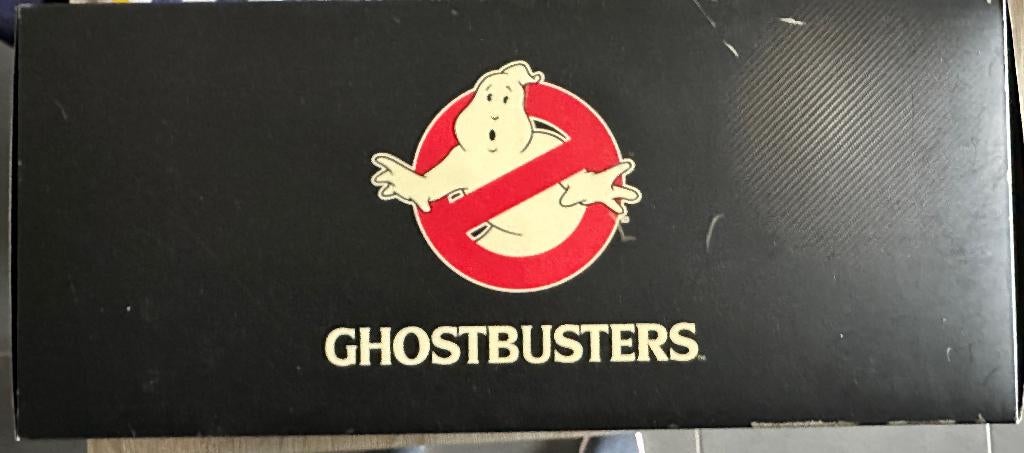 Ghostbuster Cadillac Ecto 1 - 1:18, Verzamelen, Film en Tv, Zo goed als nieuw, Film, Beeldje, Replica of Model, Ophalen of Verzenden
