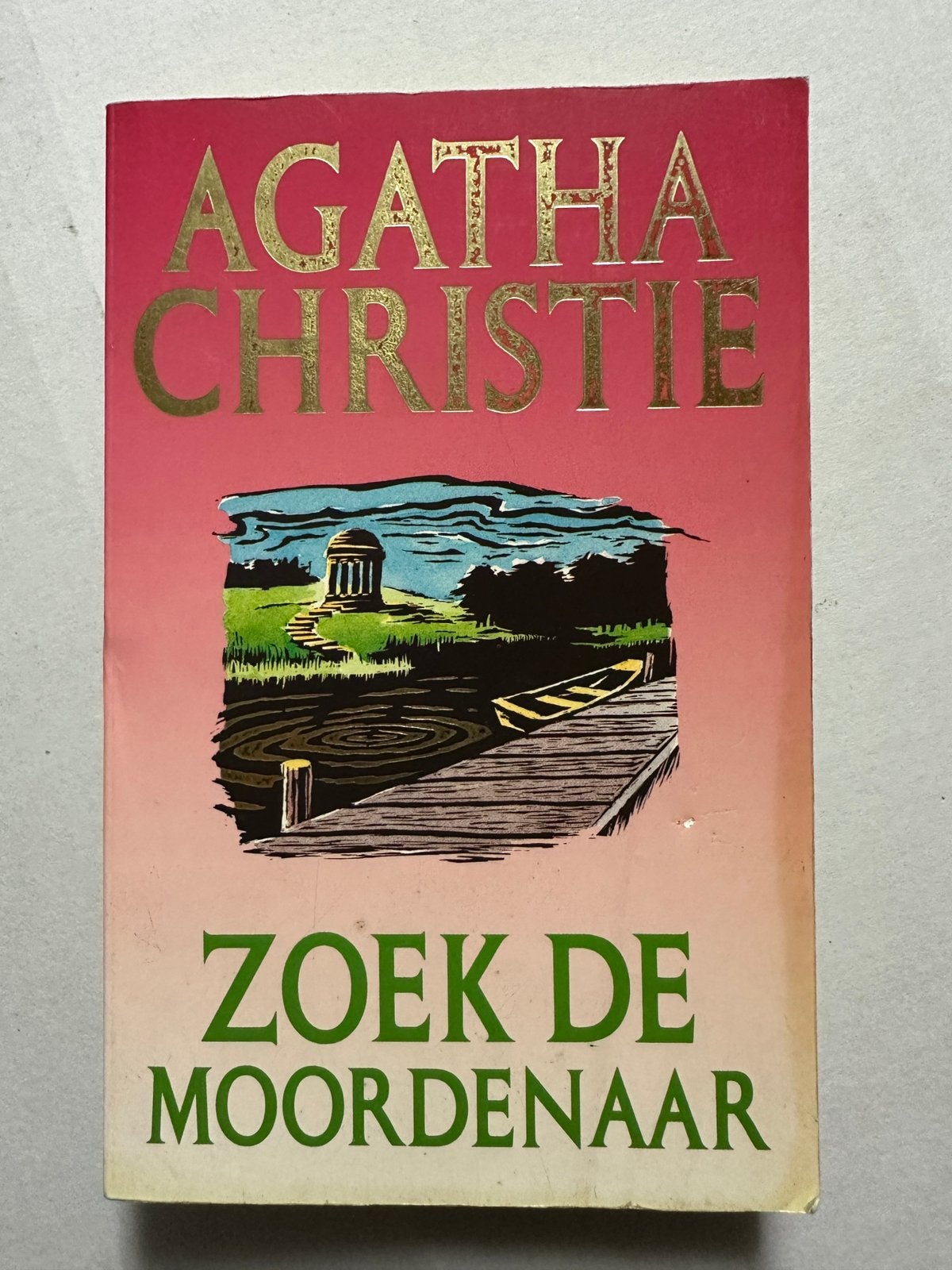 Zoek de moordenaar - Agatha Christie, Boeken, Ophalen of Verzenden, Gelezen