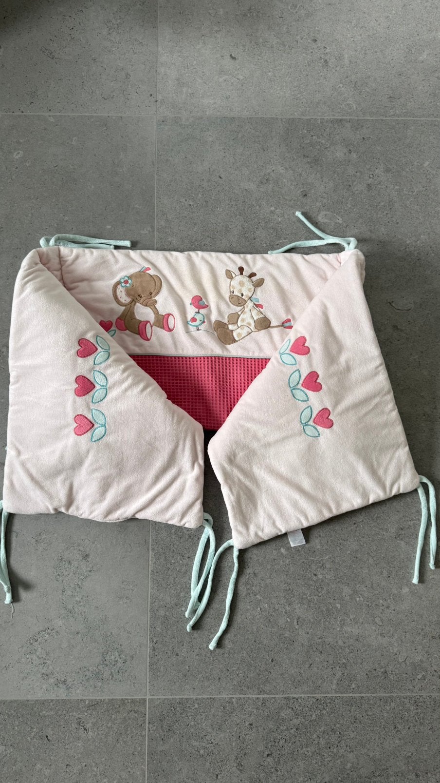 Bedbumper - bedomranding Nattou. Charlotte & Rose., Ophalen of Verzenden, Zo goed als nieuw