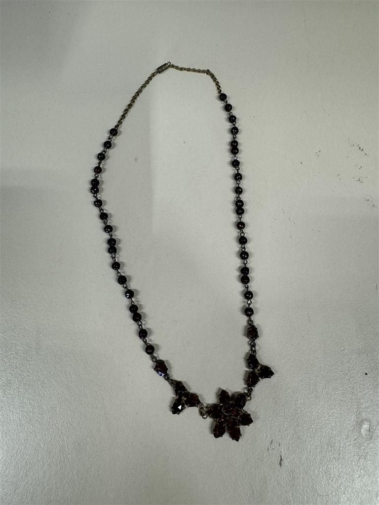 Ketting met rode stenen, Ophalen of Verzenden, Zo goed als nieuw