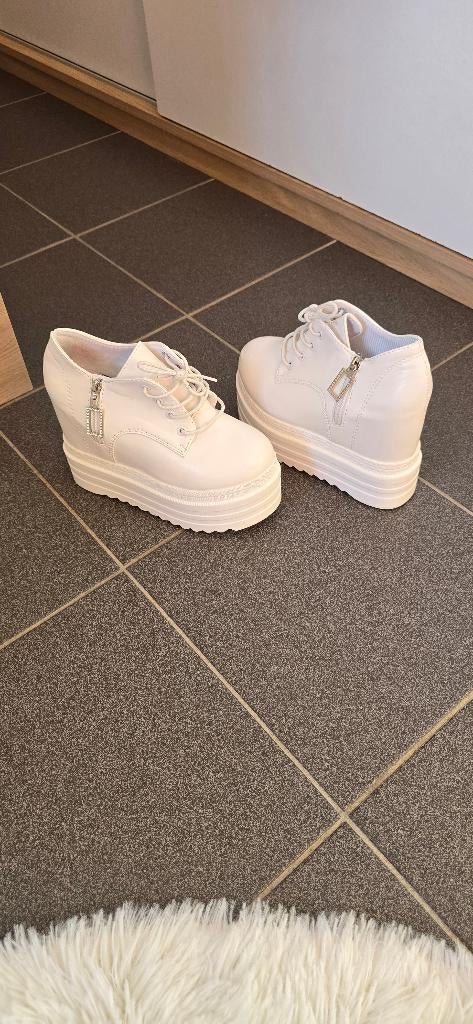 Schoenen, Sneakers et Baskets, Comme neuf, Enlèvement, Blanc