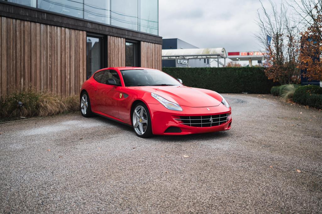 Ferrari FF 6.3 V12 Carbonpack 2011 Rood, Auto's, Ferrari, Bedrijf, Te koop, FF, Benzine, Euro 5, Coupé, 2 deurs, Automaat, Rood