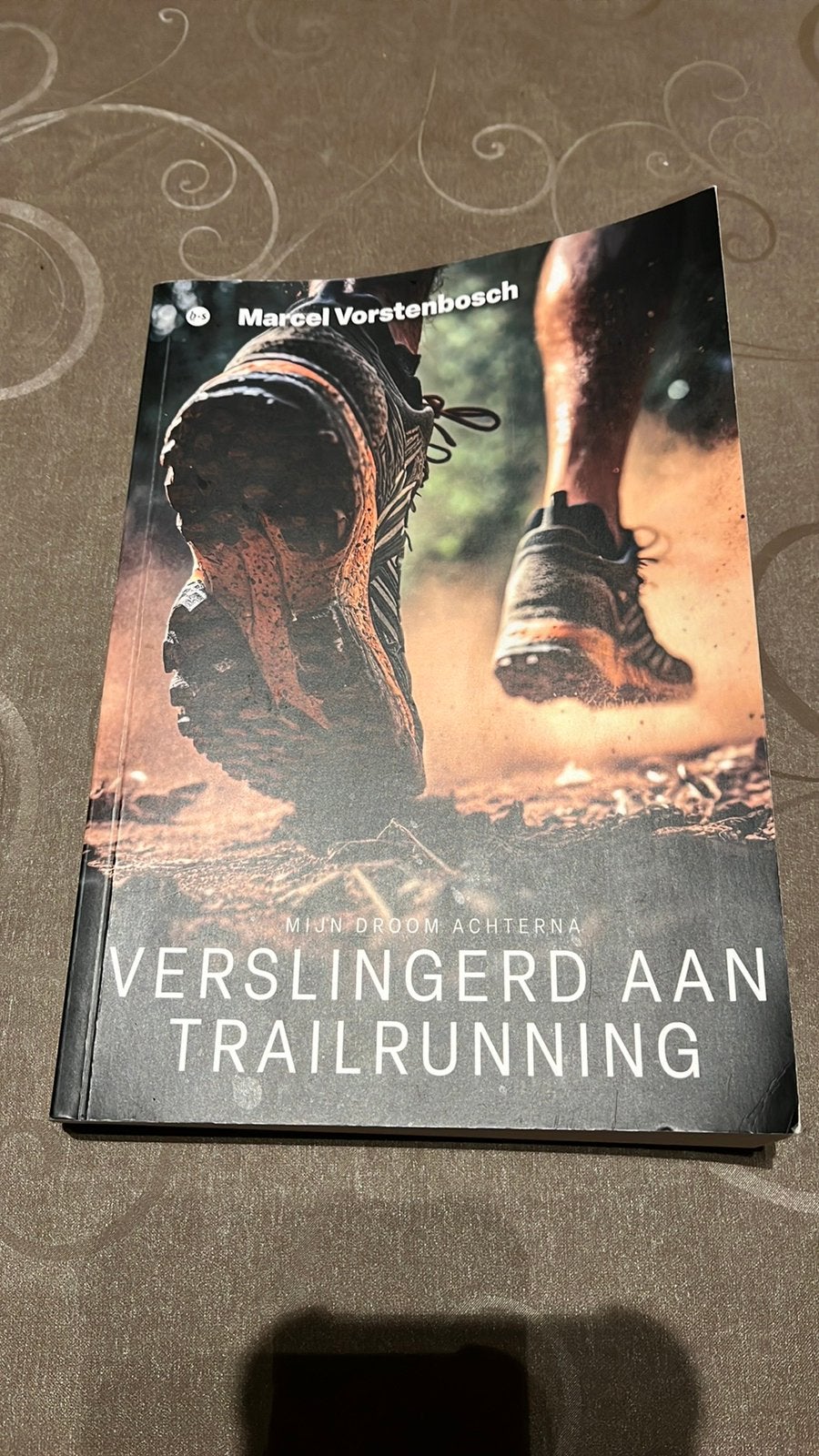 Verslingerd aan Trailrunning, Enlèvement, Comme neuf