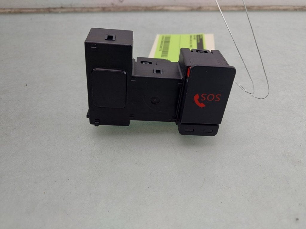 DIVERS SOS knop Nissan Juke (F16) (01-2019/-) (|254506PA0A|), Germany@nissan-services.eu, Kronenweg 38
50389  Wesseling, DE, Utilisé