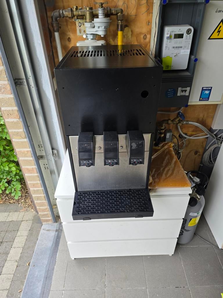 Distributeur automatique de boissons gazeuses, Articles professionnels, Enlèvement