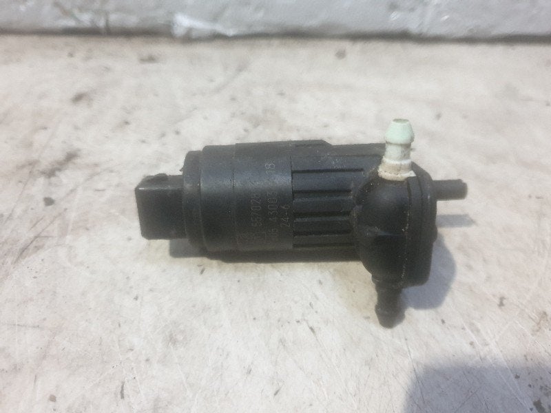 RUITENSPROEIERPOMP VOOR + ACHTER Opel Corsa D (55702893), Gebruikt, Opel, Opel Automobile GmbH, Kontakt-opel@opel.com