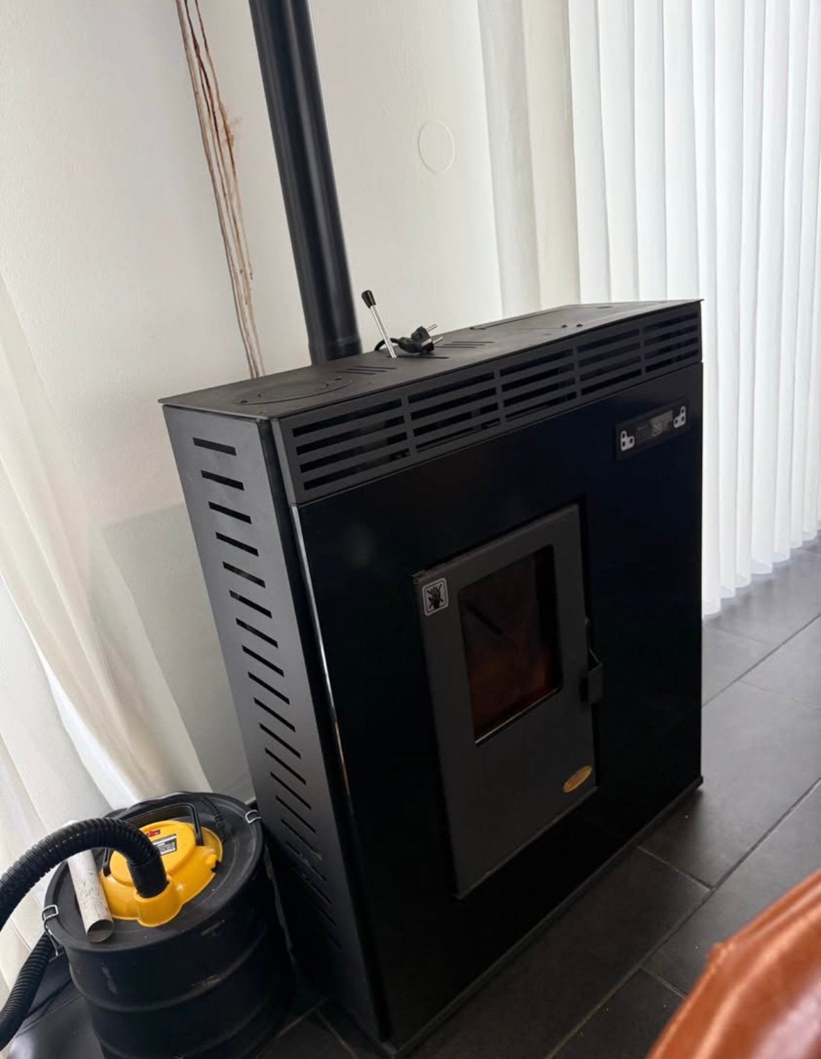 Pelletkachel Pellka Flat Multi Room – 11 kW, Huis en Inrichting, Ophalen, Overige brandstoffen, Zo goed als nieuw, Pelletkachel