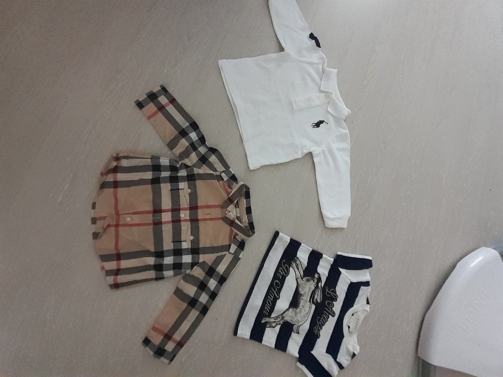 Chemise Burberry 9M, T-shirt Gucci 6m, Polo Ralph Lauren 6m, Garçon, Gucci, Chemise ou Chemisier, Comme neuf