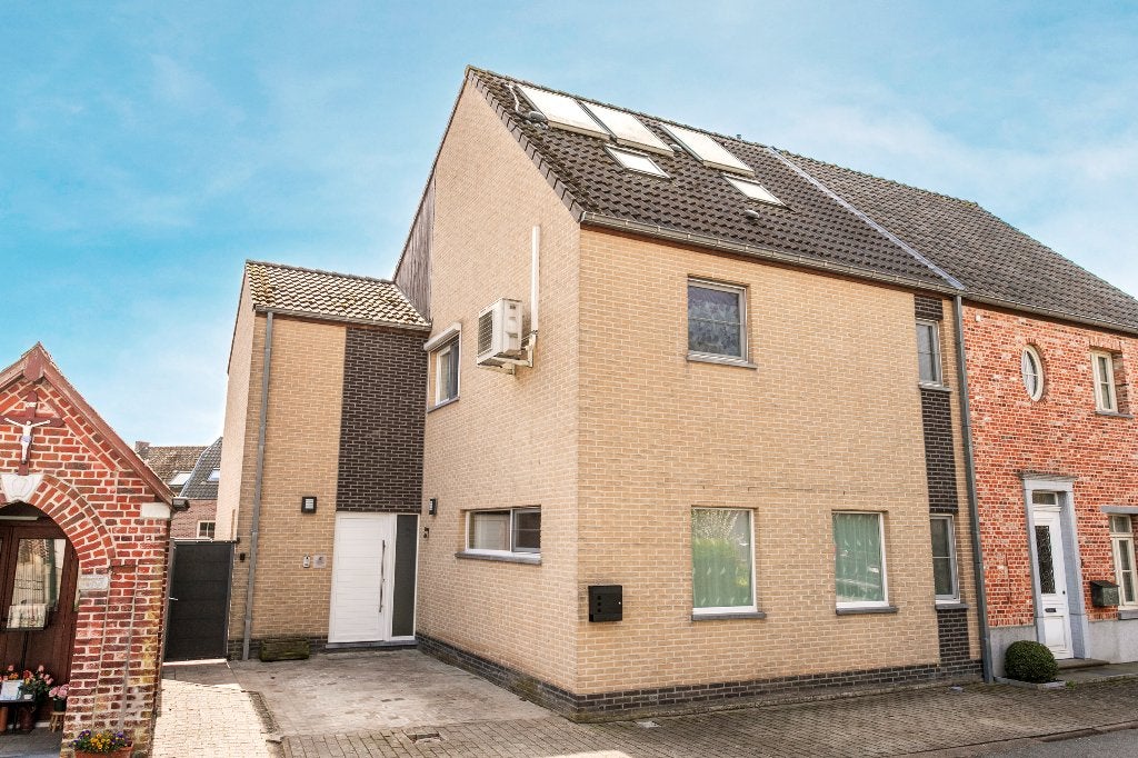 Te huur : ruime gezinswoning met 4 slaapkamers + airco, Direct bij eigenaar, 5 kamers, 141 kWh/m²/jaar, Pajottegem
